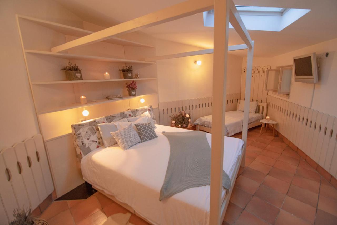 Apartment Ana - Karst Cycling Paradise Dutovlje 외부 사진